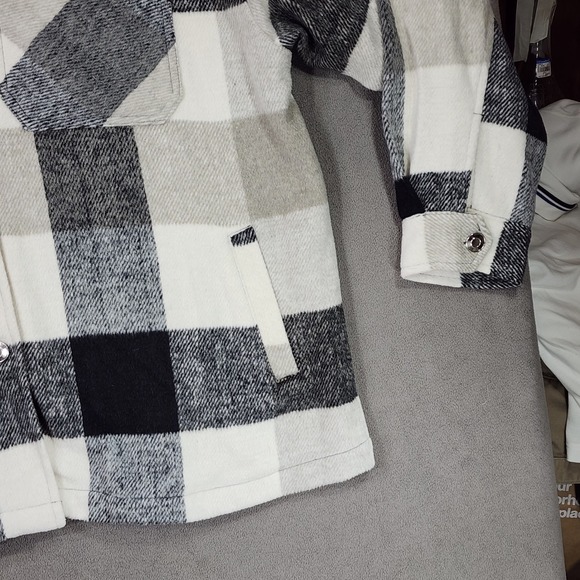 STOOSH Womens sz 2X Plaid Shacket Shirt Jacket Button Front Black White Gray - Picture 8 of 10